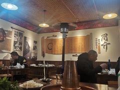 大堂-岳记兴隆·青城腊排铜火锅(融创店)