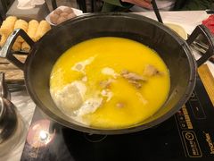 -鲜入围煮花胶鸡海鲜火锅