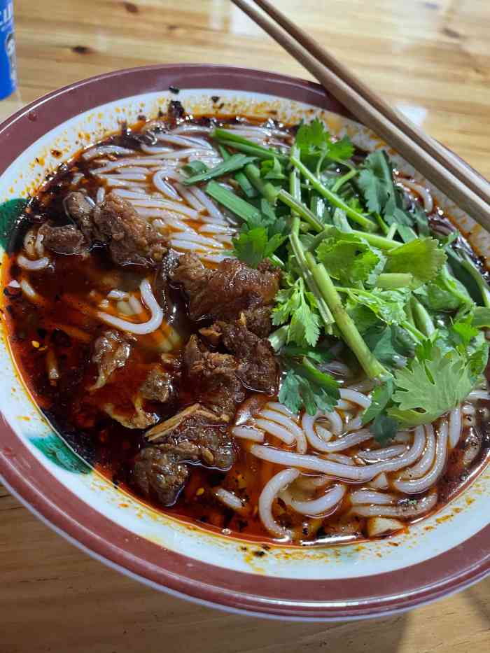 王百碗合川羊肉粉-"大冬天的又冷又饿,一碗热络路的米粉是最好..."-大