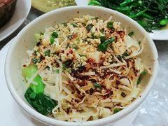 -YI PIN JU 一品居中餐厅 中国超市