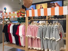 -LINE FRIENDS Garosu-gil Flagship Store