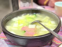 -香巴拉云南餐厅(华莱坞店)