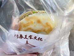 半肥半瘦肉夹馍-老韩家西安肉夹馍(星耀天都店)
