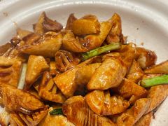 -潮界(LU·ONE凯德晶萃广场店)