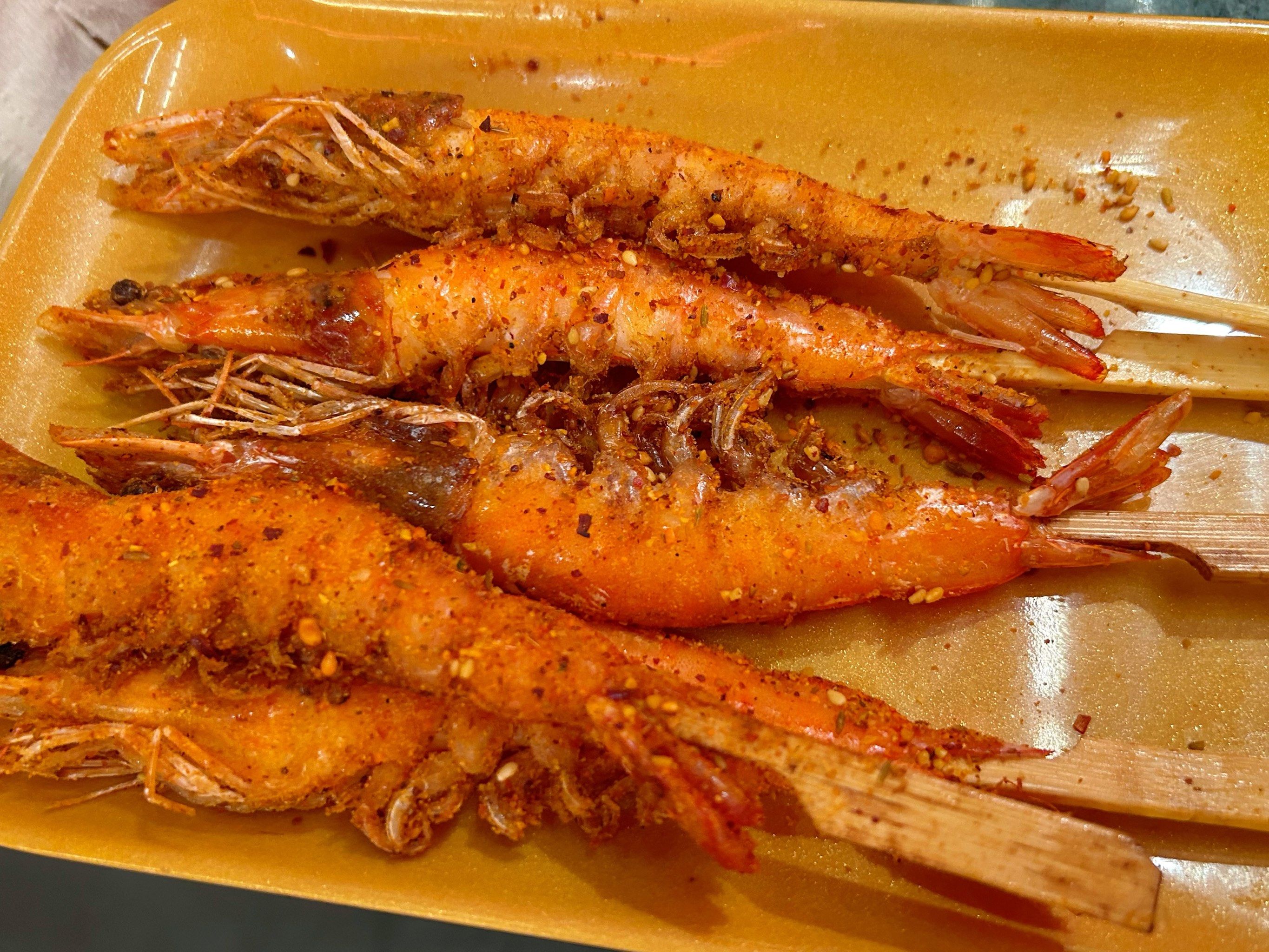 不限量的烤虾我能吃一百只!