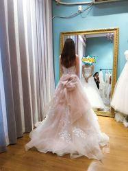 -Flora婚纱礼服定制租赁店