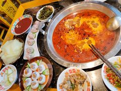 -憨孃孃·重庆老火锅(红山黑金店)