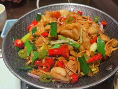 -东口码头·烧鸽子·鱼头泡饼·地方菜(金鹰悦城店)