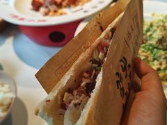 -乔家小院•非遗驴肉•本地小海鲜(滨河路店)