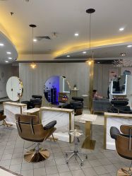 点击看大图 -八佰伴8008星级形象店