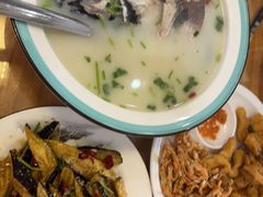 -美顺香食府鱼头老店(雪野湖店)