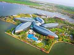 -上海滴水湖皇冠假日酒店