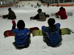 -乔波室内滑雪场