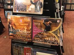 -诚品(信义店)