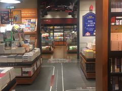 -西西弗书店&矢量咖啡(凯德晶萃广场店)