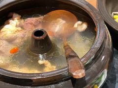 -云海肴·汽锅鸡·云南菜(天山百盛优客店)