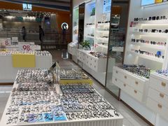 -J-Optical佳视明眼镜·蔡司视觉(青岛金茂览秀城店)