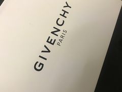 -GIVENCHY(佛罗伦萨小镇奥莱店)