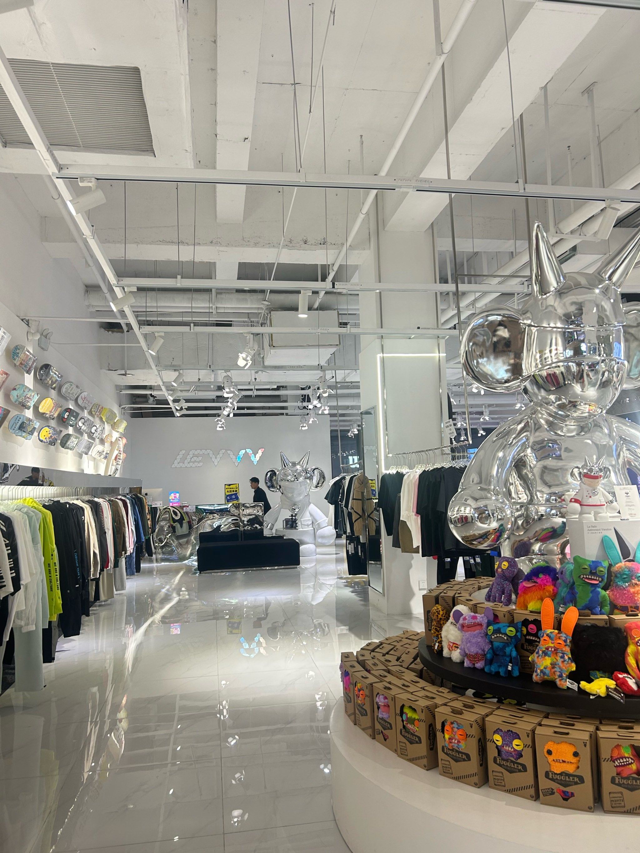 小玩意,帽子款式多样化,渔夫帽,户外帽,鸭舌帽,质量都很好,店铺有活动