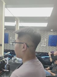 点击看大图 -大人物·男士理发馆