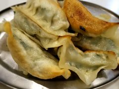 香煎鲜肉韭菜饺-芬芳甜品(体育东横街店)
