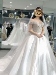 点击看大图 一字领-艾米丽婚纱礼服