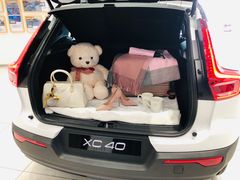 -杭州中沃沃尔沃4S店(滨江区店)