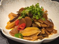 -虹潮荟·餐桌上的美食地理(太阳宫店)
