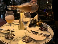 -OZONE 顶楼酒吧(香港丽思卡尔顿酒店)