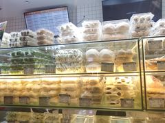面包甜点陈列柜-白玉兰食品甜凤店(合生汇店)