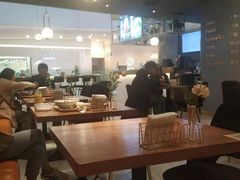 -POKEE VIA&Brunch·维娅(重庆来福士店)