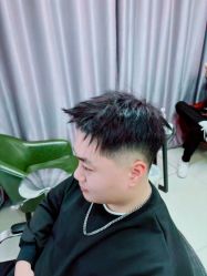 -尤司男士国潮理发馆