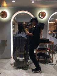 -苏豪路易士·嘉玛发廊