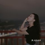 能拍到重庆你好的那边人简直多的不行