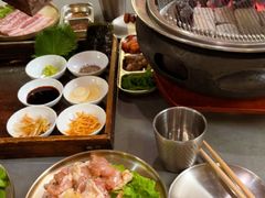 -围炉肉舍•炭烤活鳗•丹东海鲜烤肉(步行街店)