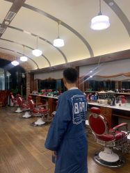 -THE BARN大屋理发馆