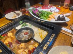 -老牌坊云南鱼豆花火锅(嵩山店)