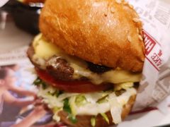 -The Habit Burger Grill 哈比特汉堡(爱琴海店)