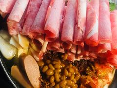 部队锅-MI WU FACTORY米屋美食工厂餐厅(绿地店)