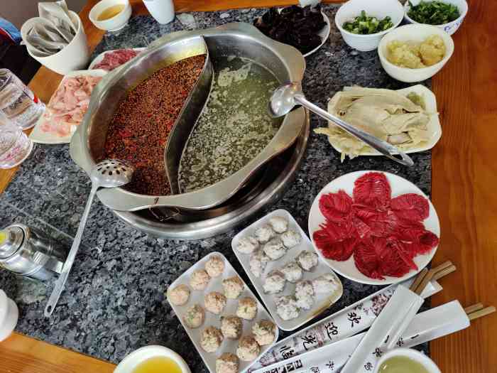 福满家老字号江景火锅-"位置:解放西路 就是以前的下半城 .