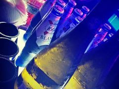 -TT CLUB 酒吧