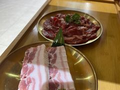 -汉城烤肉·黑金冠(华山路店)
