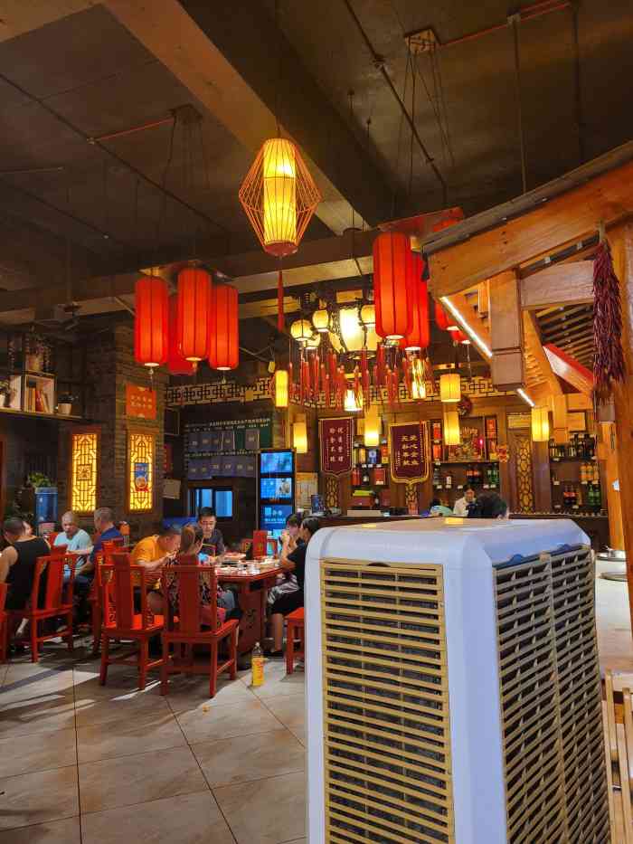 巴蜀崽火锅(锦华万达总店)-"味道一般,约朋友来吃个火锅,车停在火锅店