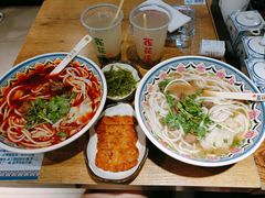 -鑫花溪牛肉米粉(人民广场店)