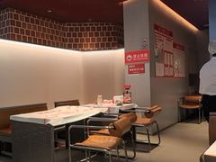-肥肥虾庄·金牌油焖大虾(汉街SKP店)