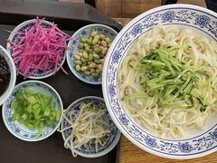 老北京炸酱面-门框胡同百年卤煮(新街口店)