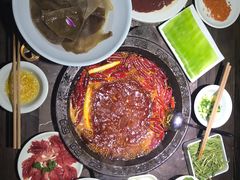 -红九格老火锅(三峡广场店)