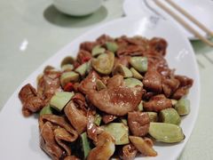 腊八蒜烧肥肠-东四民芳餐厅(世茂工三店)