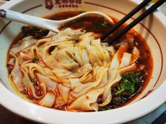 招牌红烧牛肉米粉-呷佬·长沙手工米粉(金沙江路店)