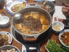 -亿诣蝎府炸酱面羊蝎子火锅(酷车小镇店)